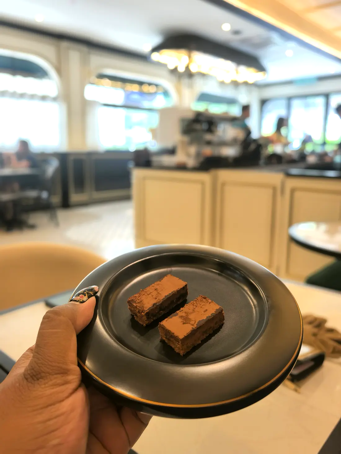 Suasana kafe The Daily Bakery & Patisserie